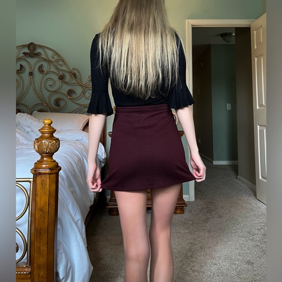 Full Tilt Burgundy High-Waist A-Line Skater Mini Skirt with Pockets Size Small - Picture 14 of 14